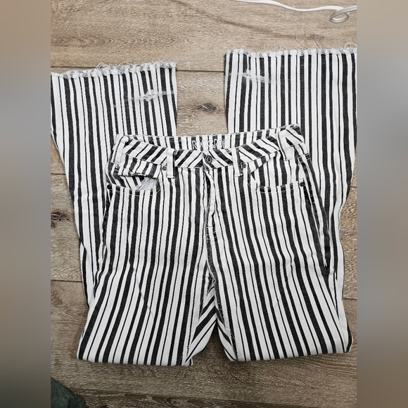 Rock and Roll cowgirl high rise flare striped jeans 29x34 - Picture 3 of 6